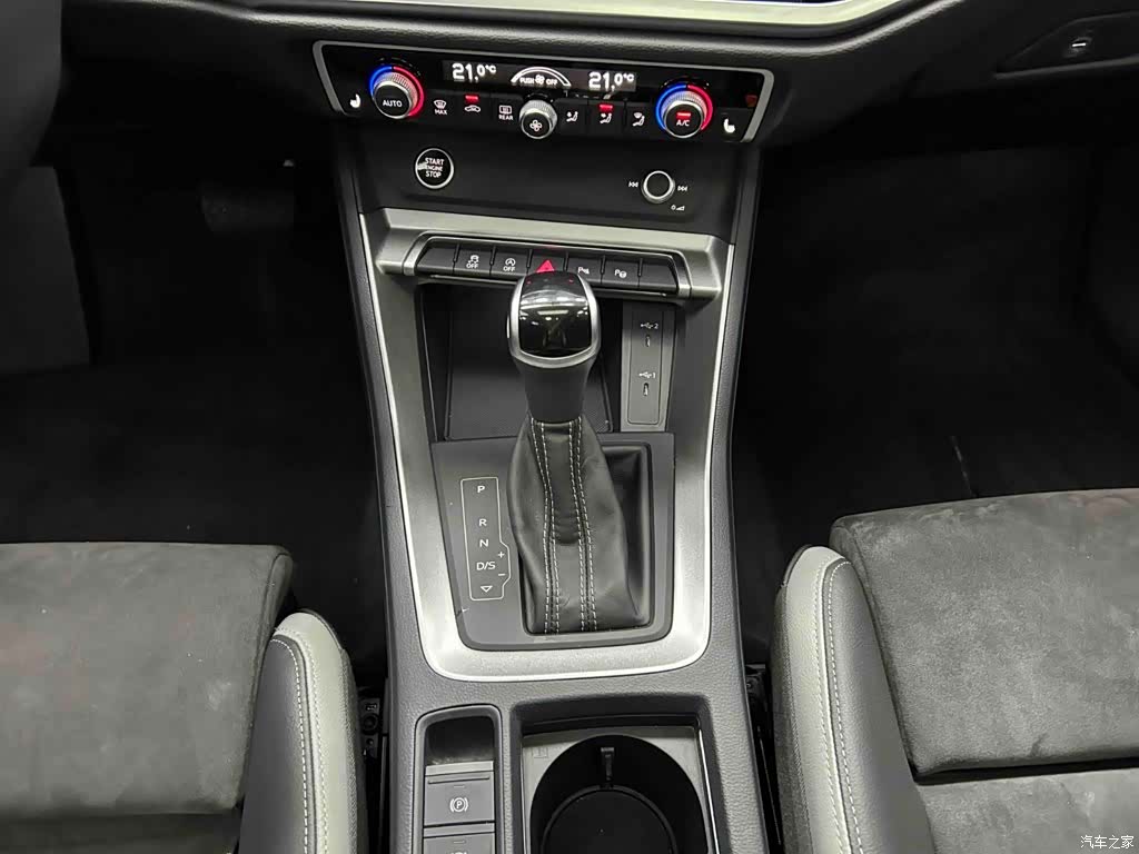 Audi Q3, 2022 все фото