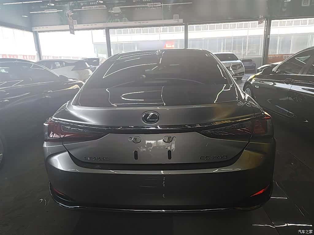 Lexus ES, 2023 6
