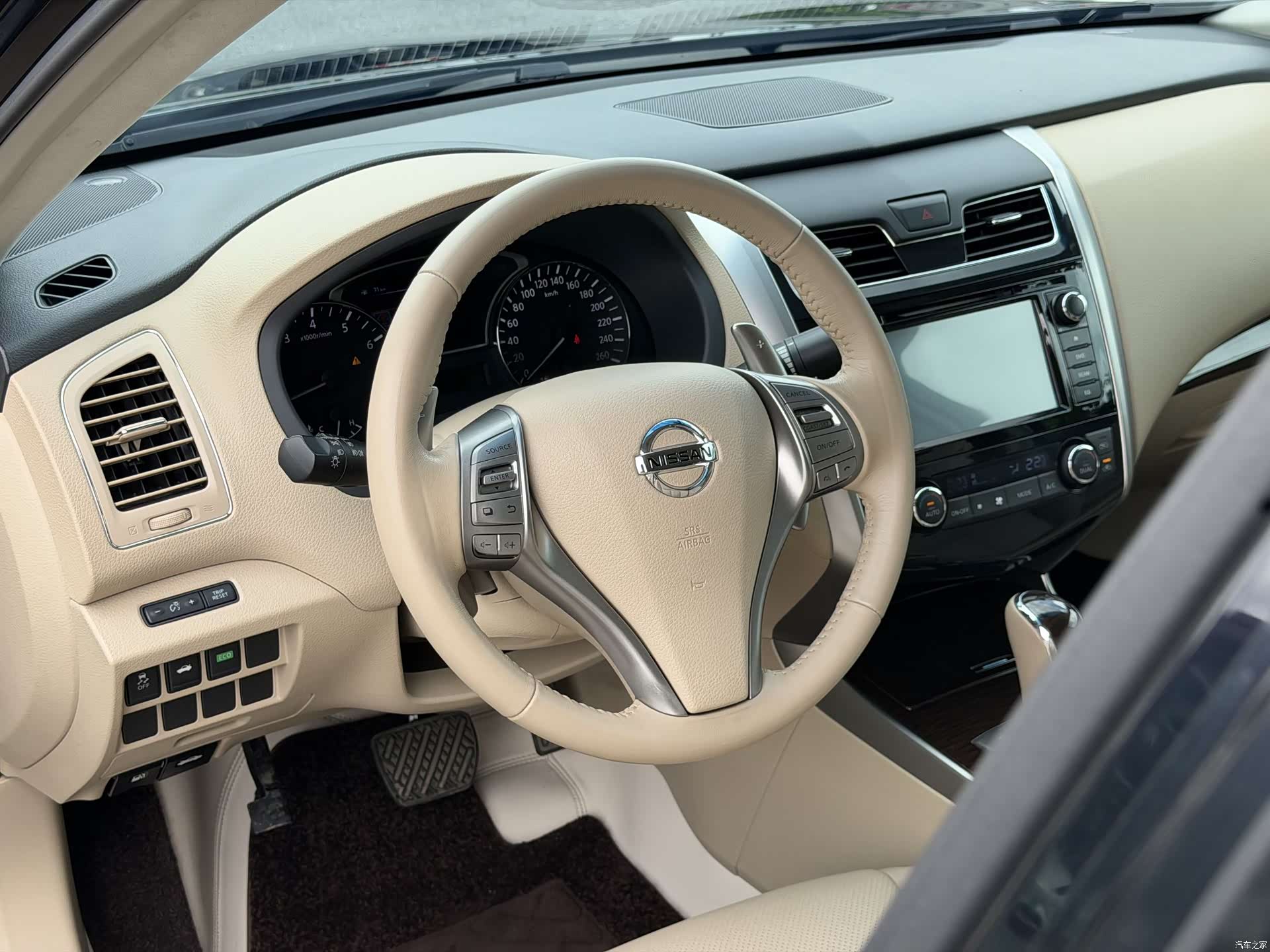 Nissan Teana, 2013 7