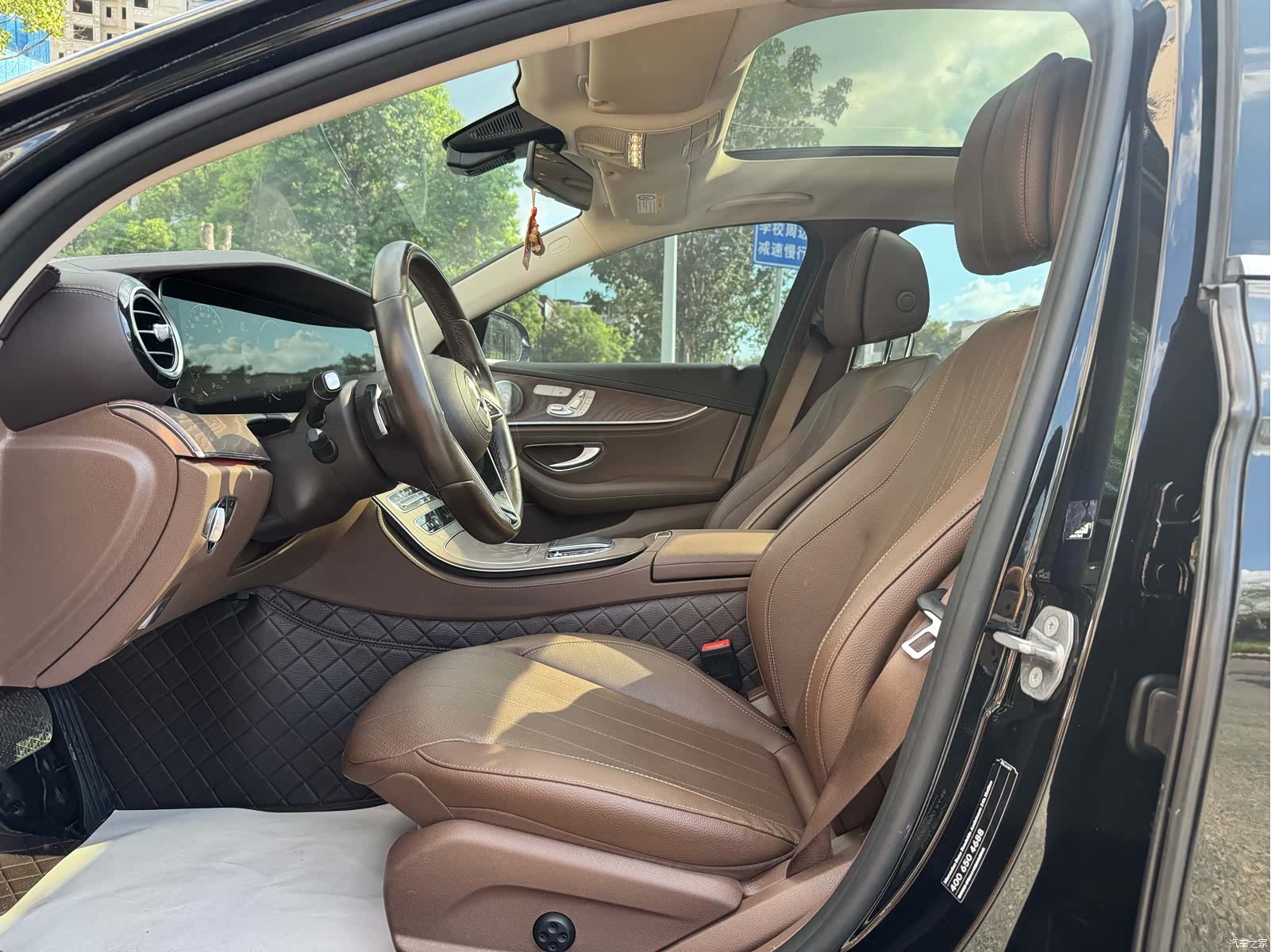 Mercedes-Benz E-Class, 2022 10