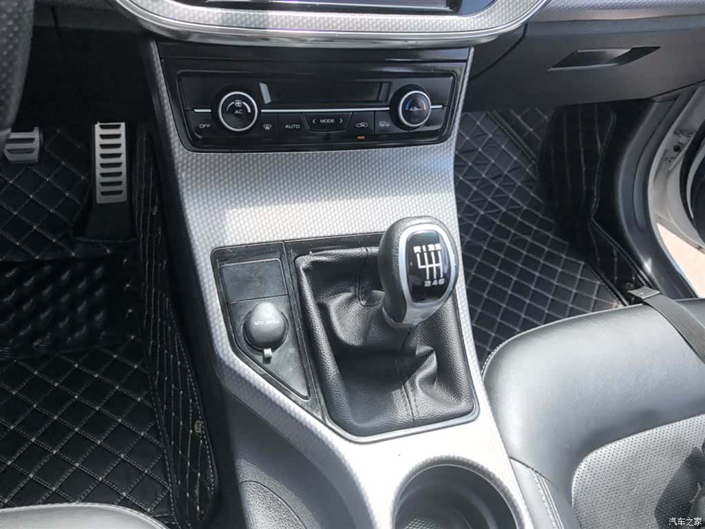 Geely Emgrand, 2017 13