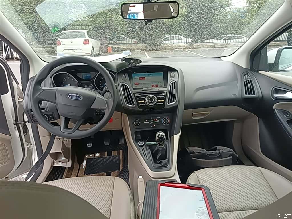 Ford Focus, 2017 10