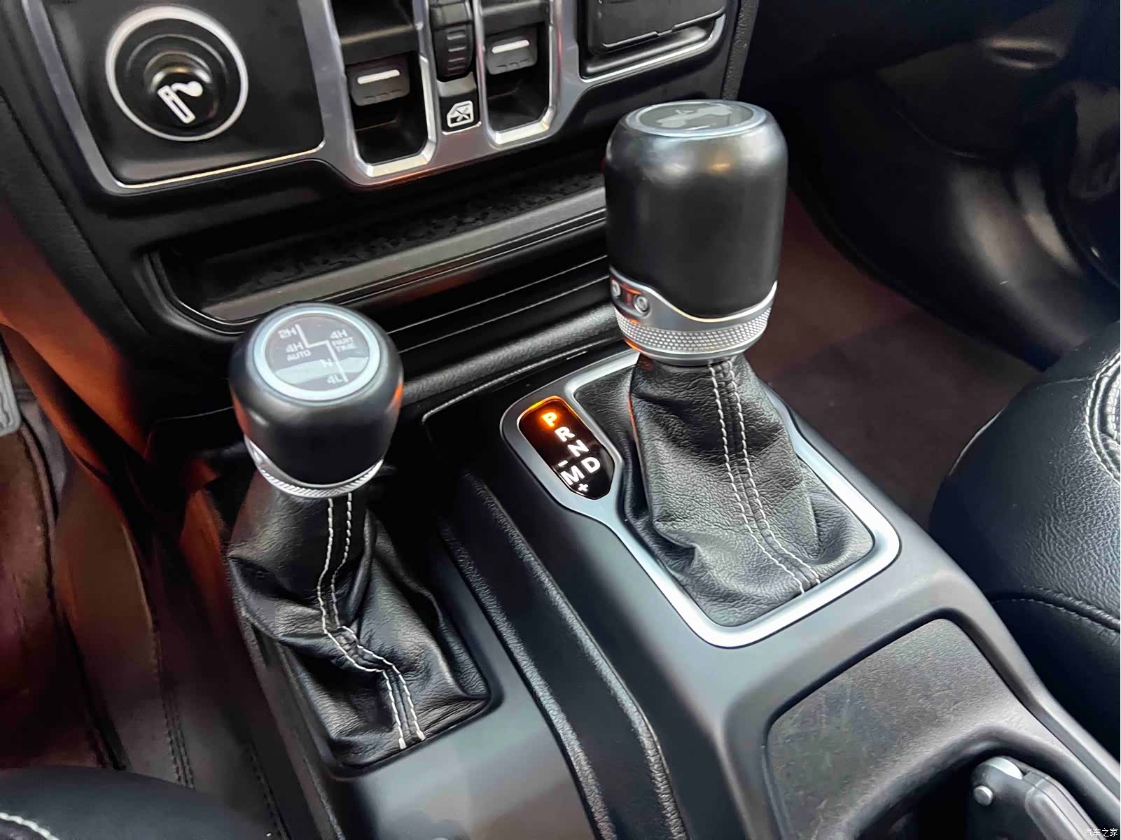 Jeep Wrangler, 2021 10