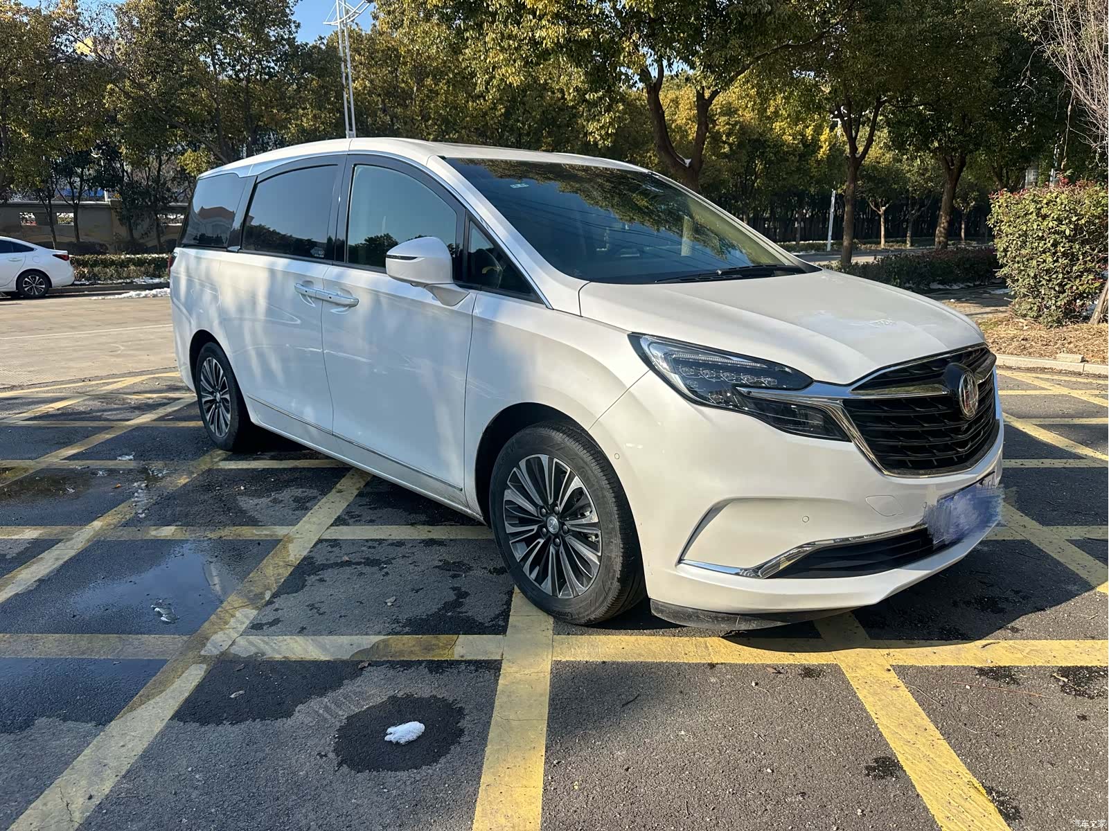 Buick GL8, 2022 3