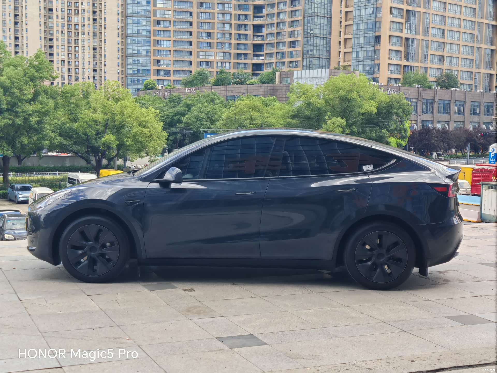 Tesla Model Y, 2024 8