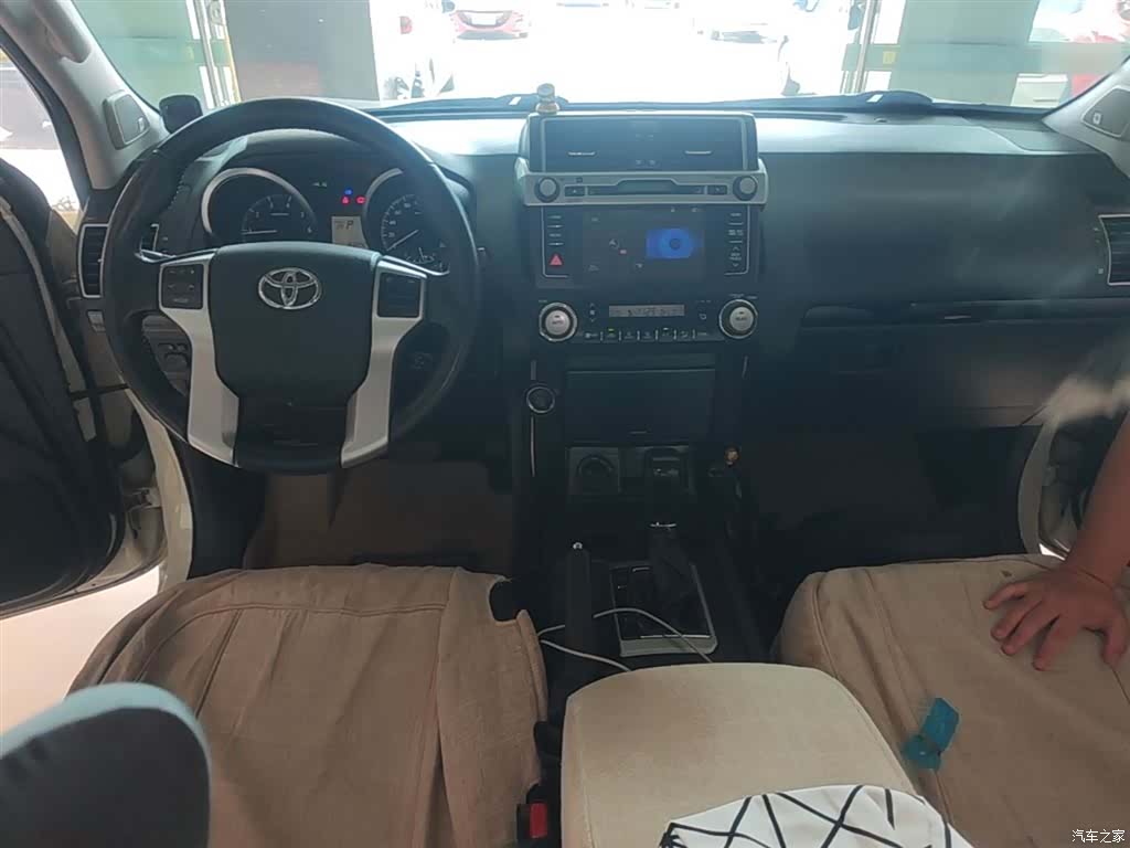 Toyota Prado, 2015 10