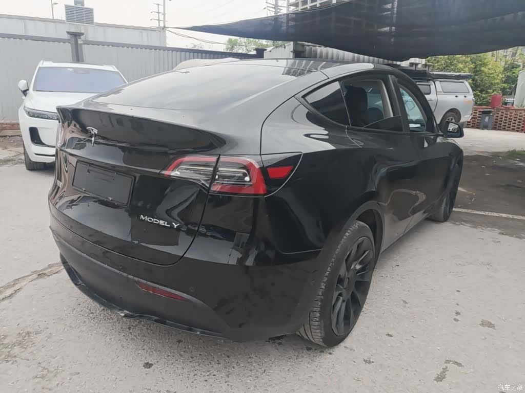 Tesla Model Y, 2022 7