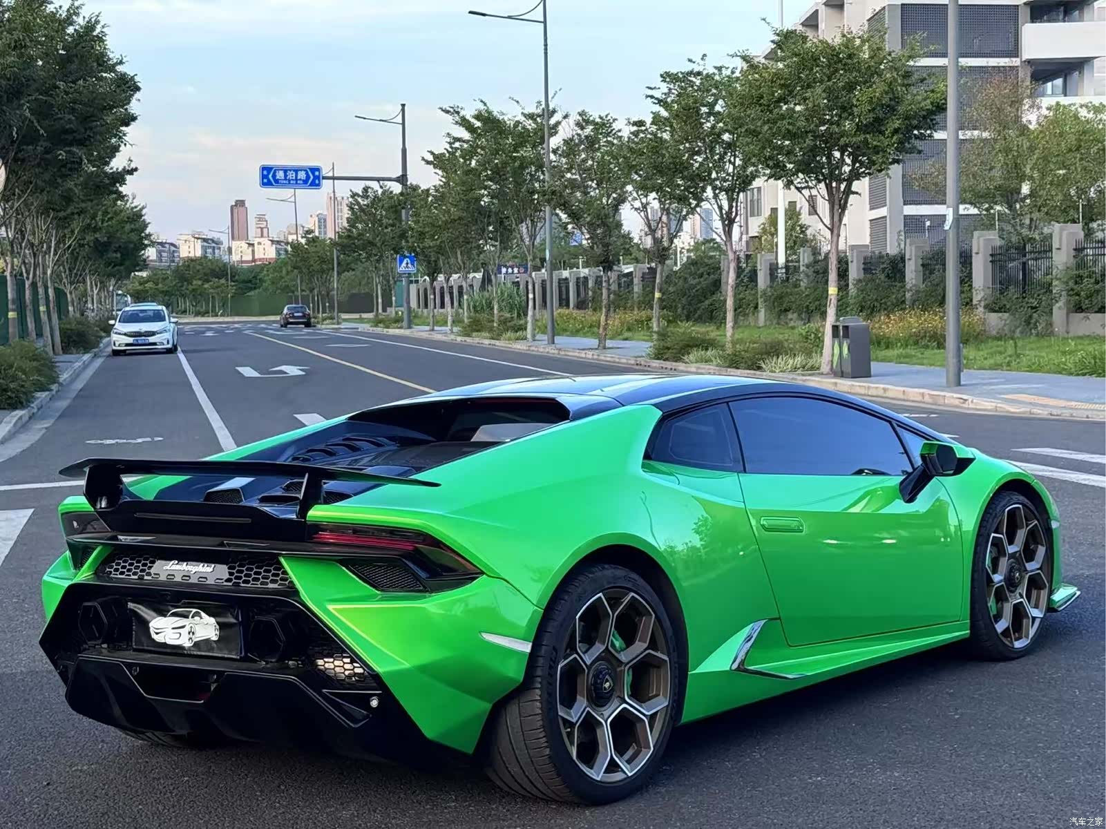 Lamborghini Huracán, 2017 все фото