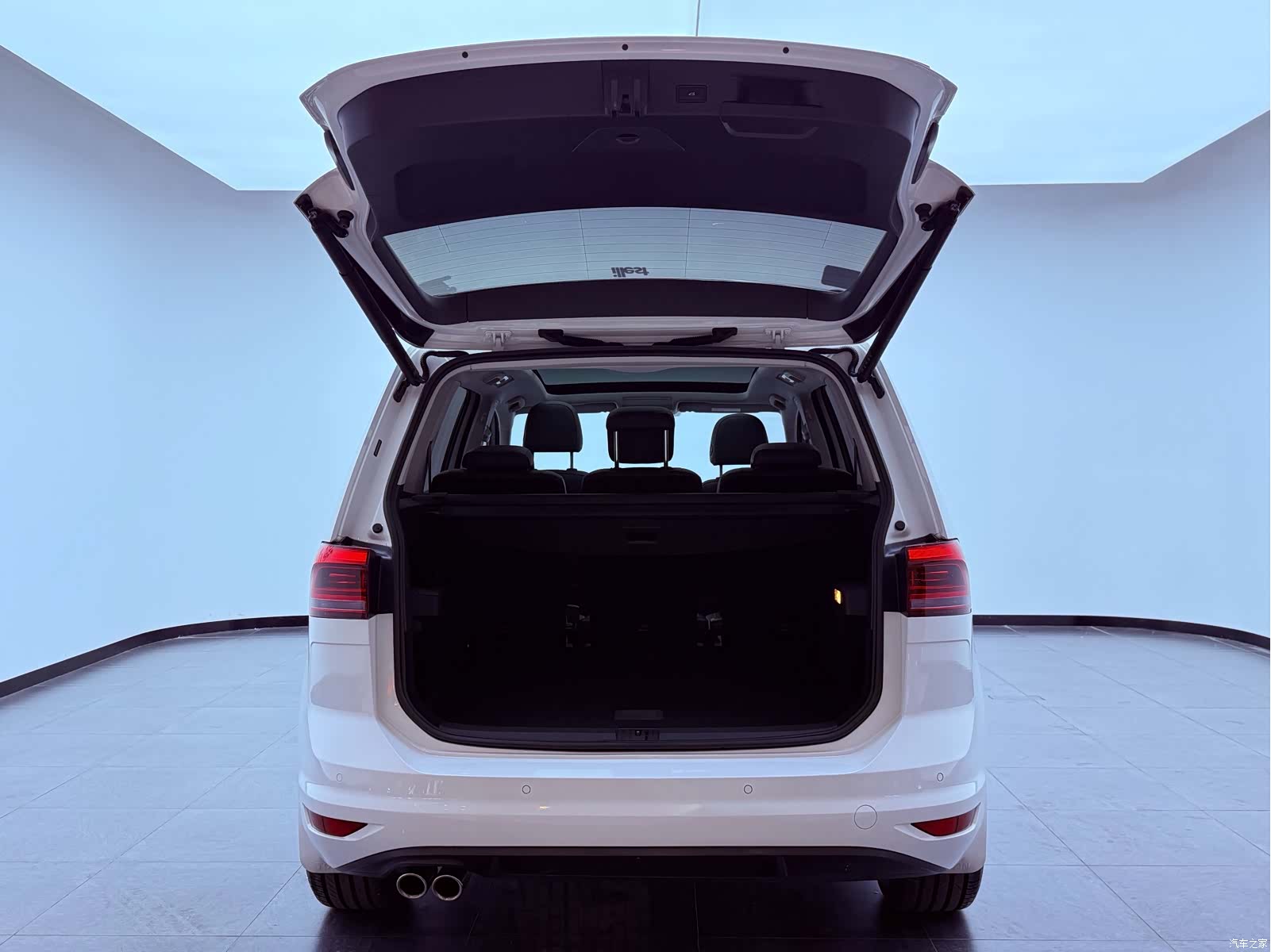 Volkswagen L, 2017 23