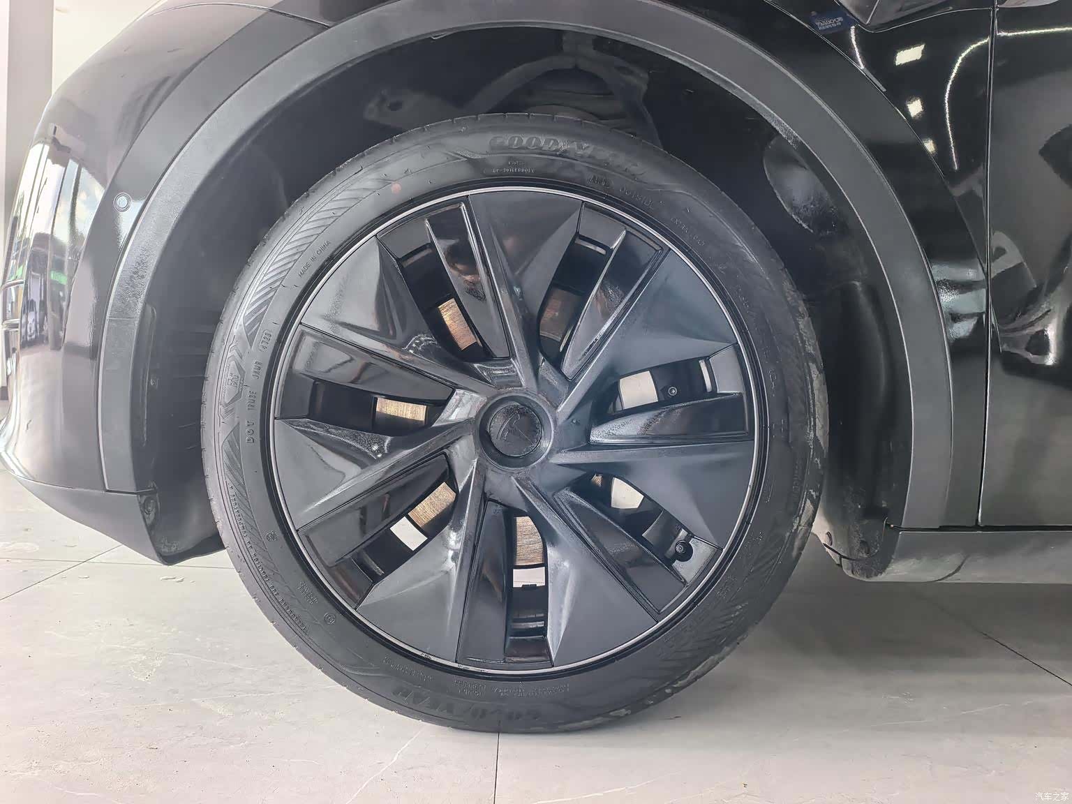 Tesla Model Y, 2023 12