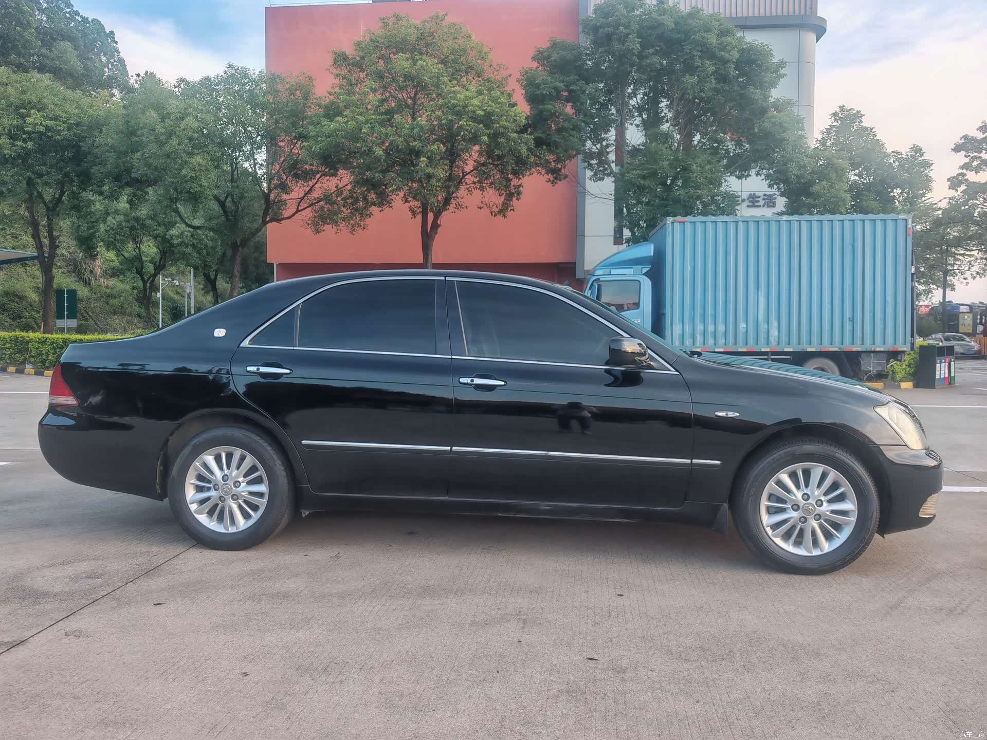 Toyota Crown, 2005 4