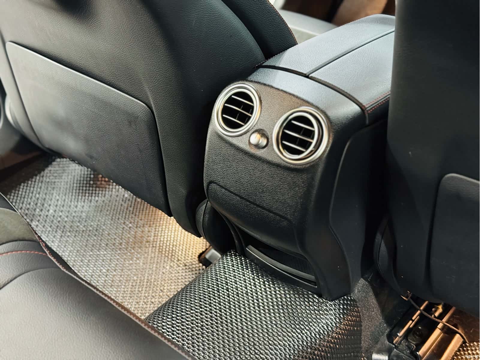 Mercedes-Benz GLC, 2017 16