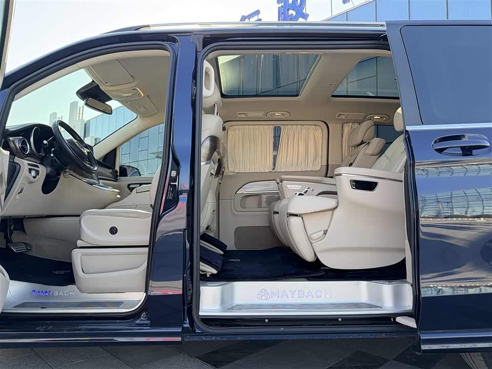 Mercedes-Benz V-class