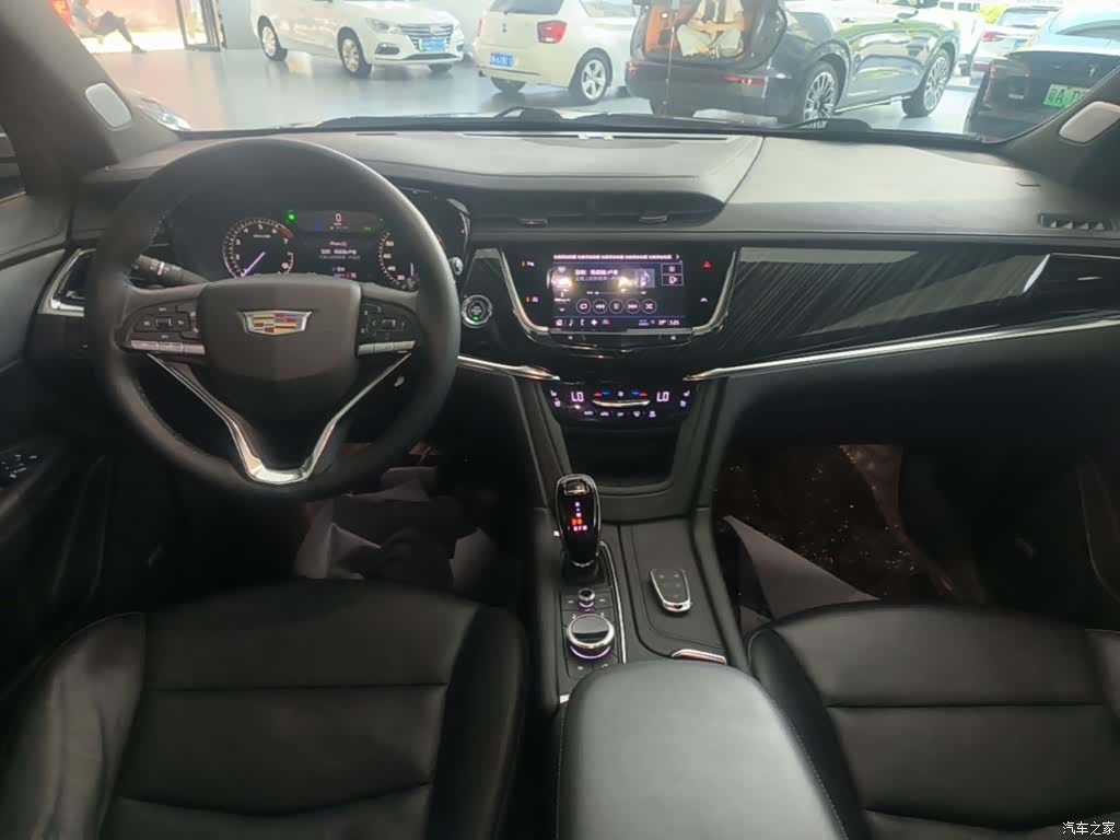 Cadillac XT6, 2022 10
