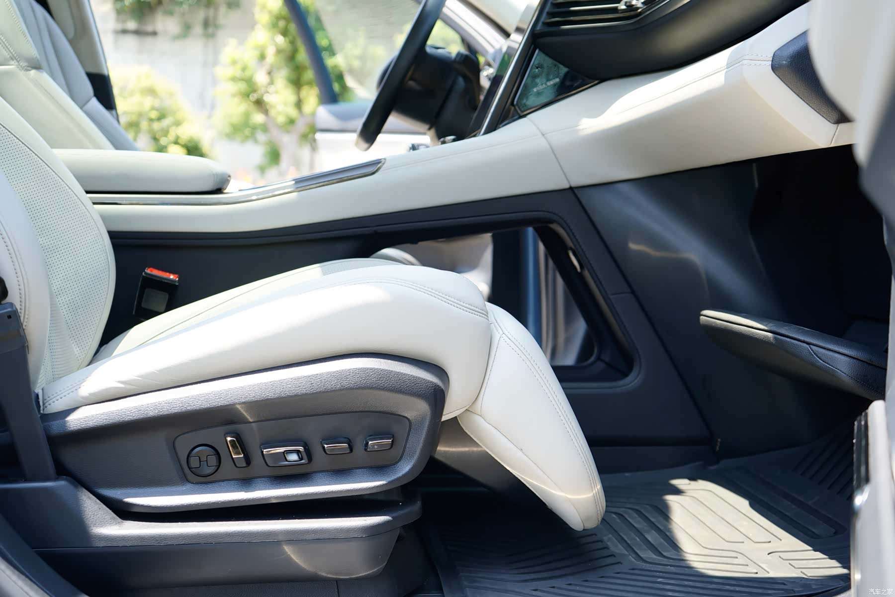 NIO ES8, 2021 12