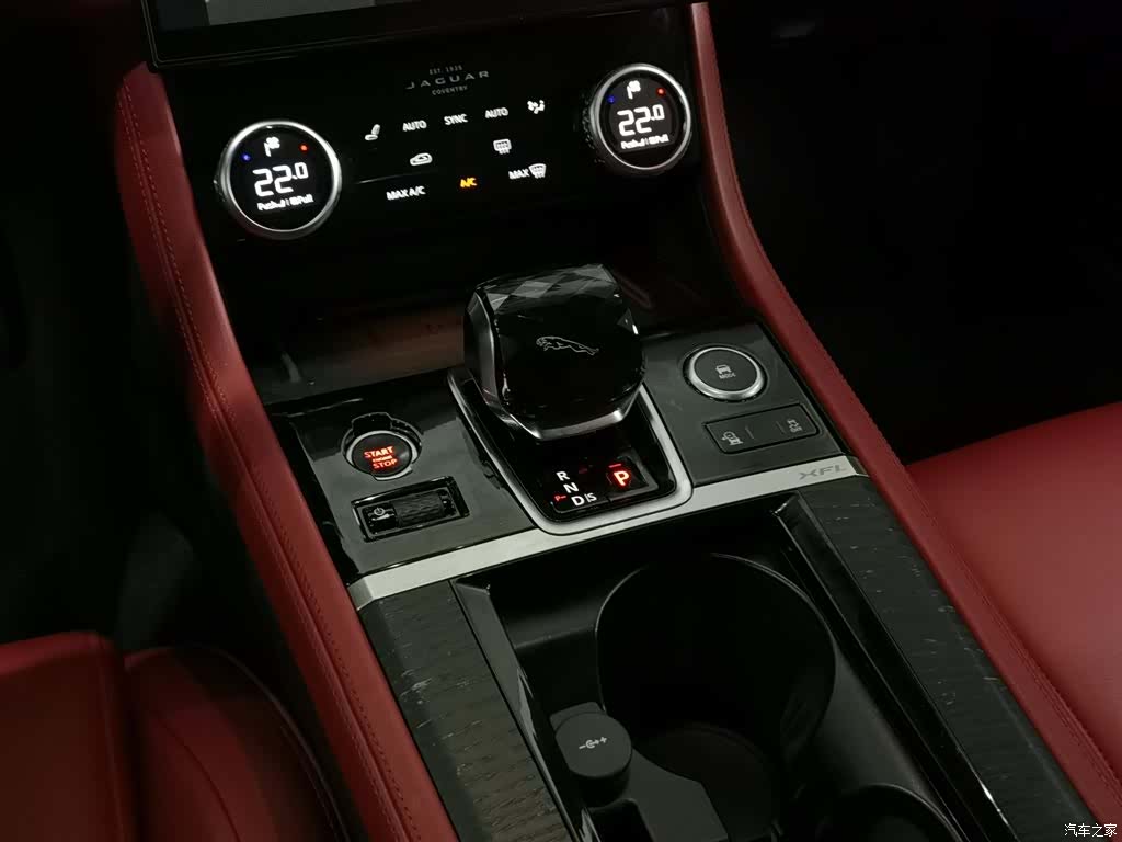 Land Rover P250, 2022 13