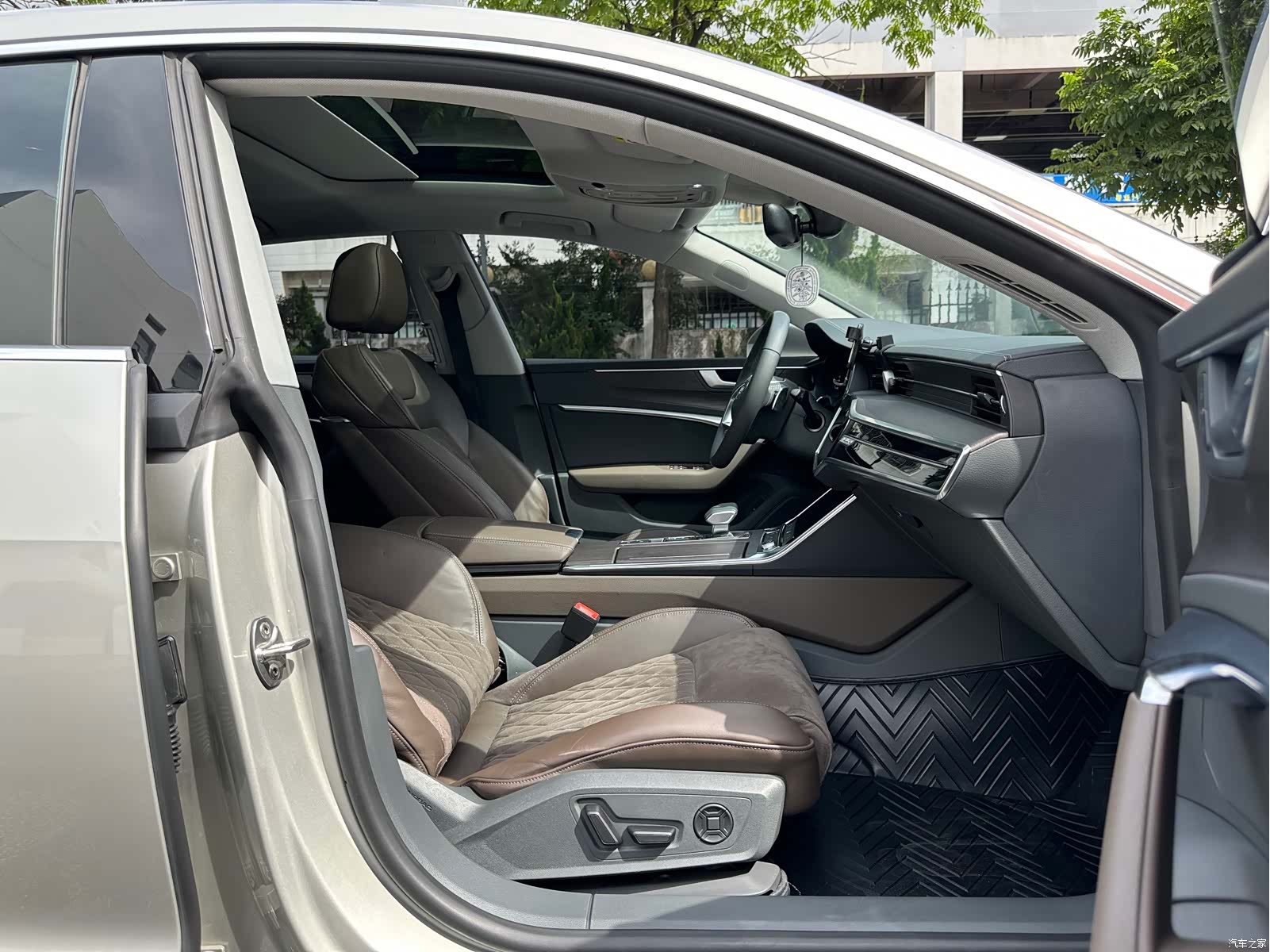 Audi A7L, 2023 17