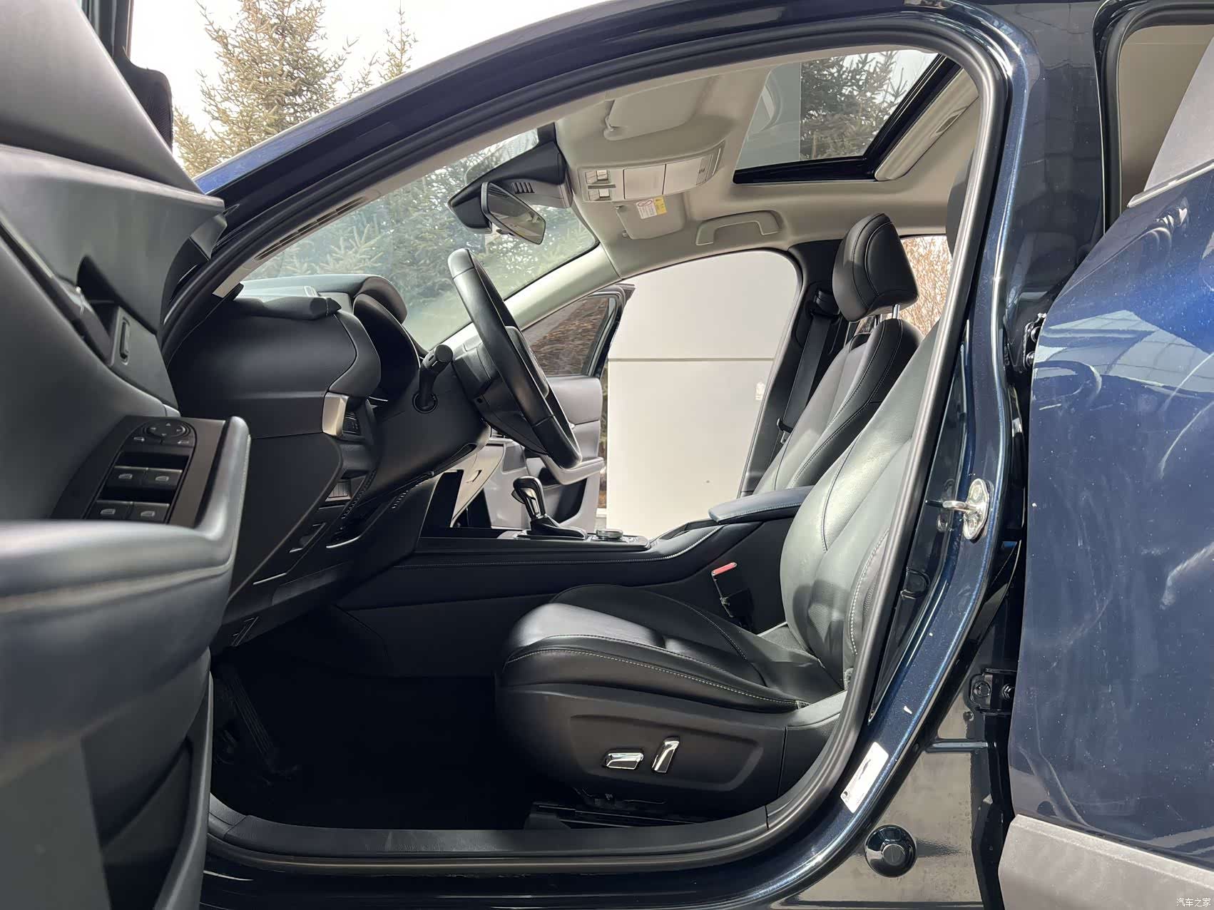 Mazda CX-30, 2022 7