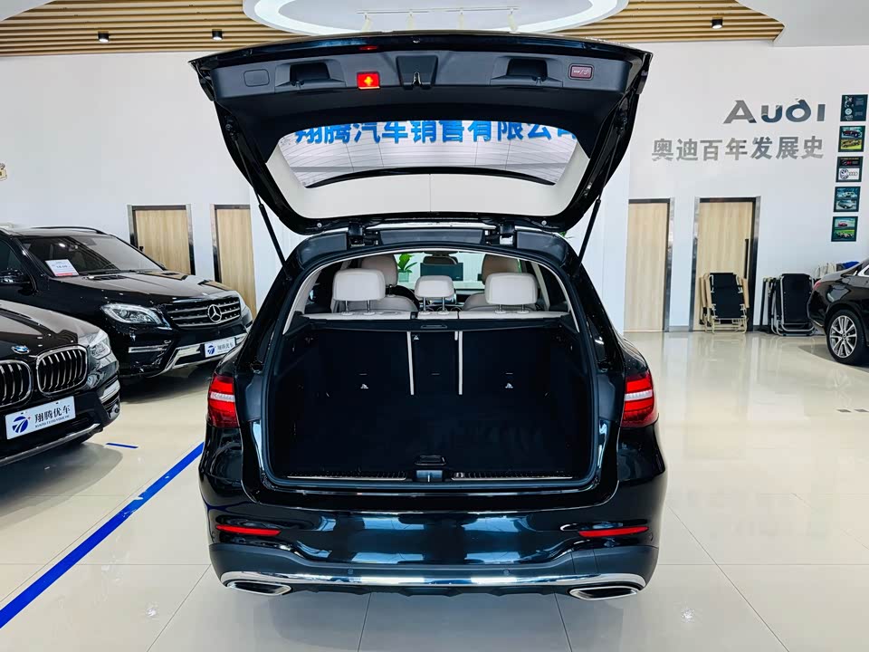 Mercedes-Benz GLC Mercedes-Benz GLC