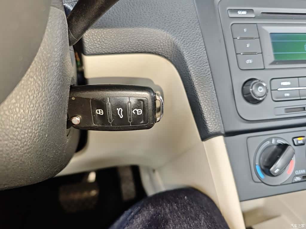 Skoda Rapid, 2016 11