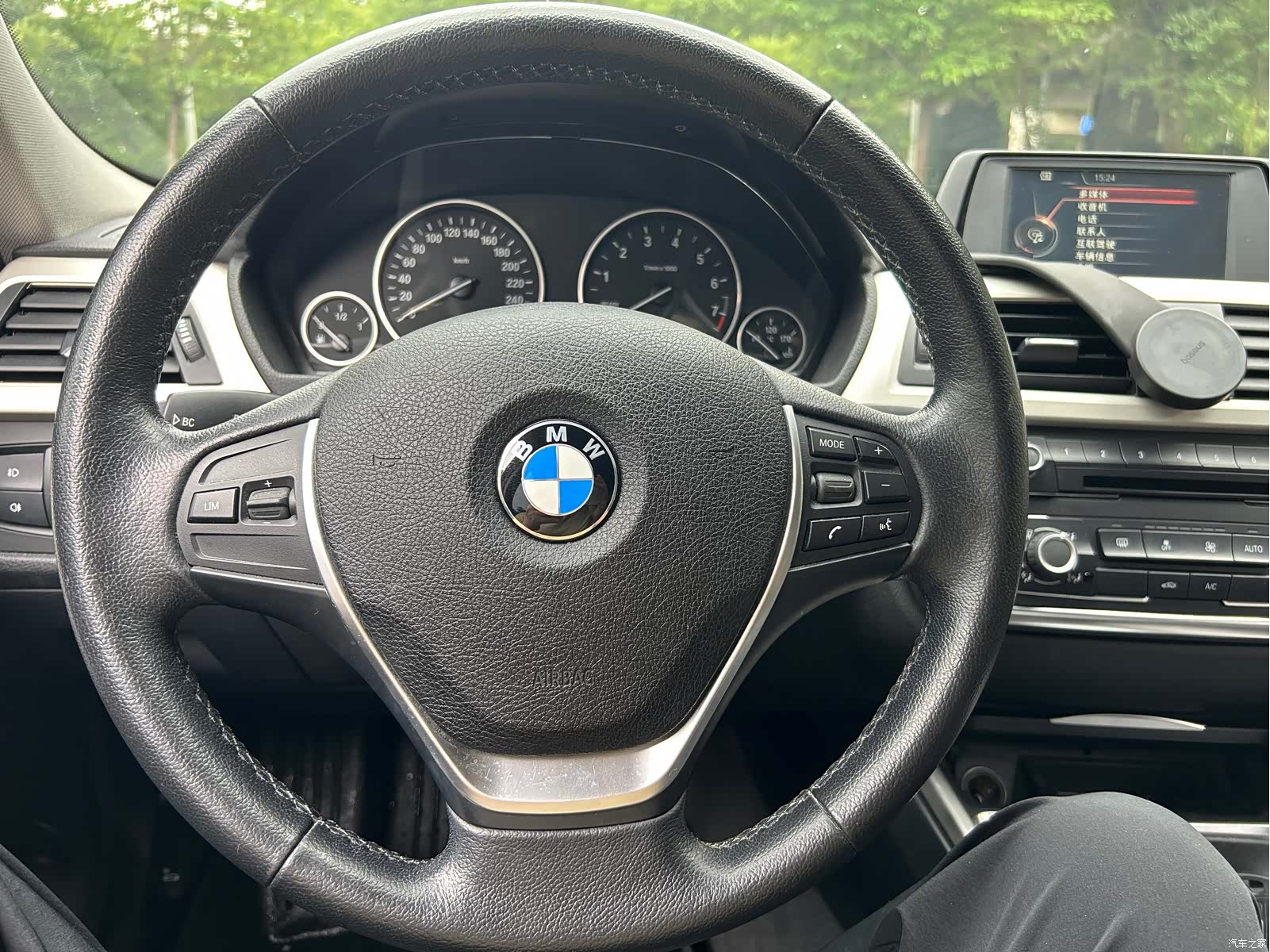 BMW 3 Series, 2015 17