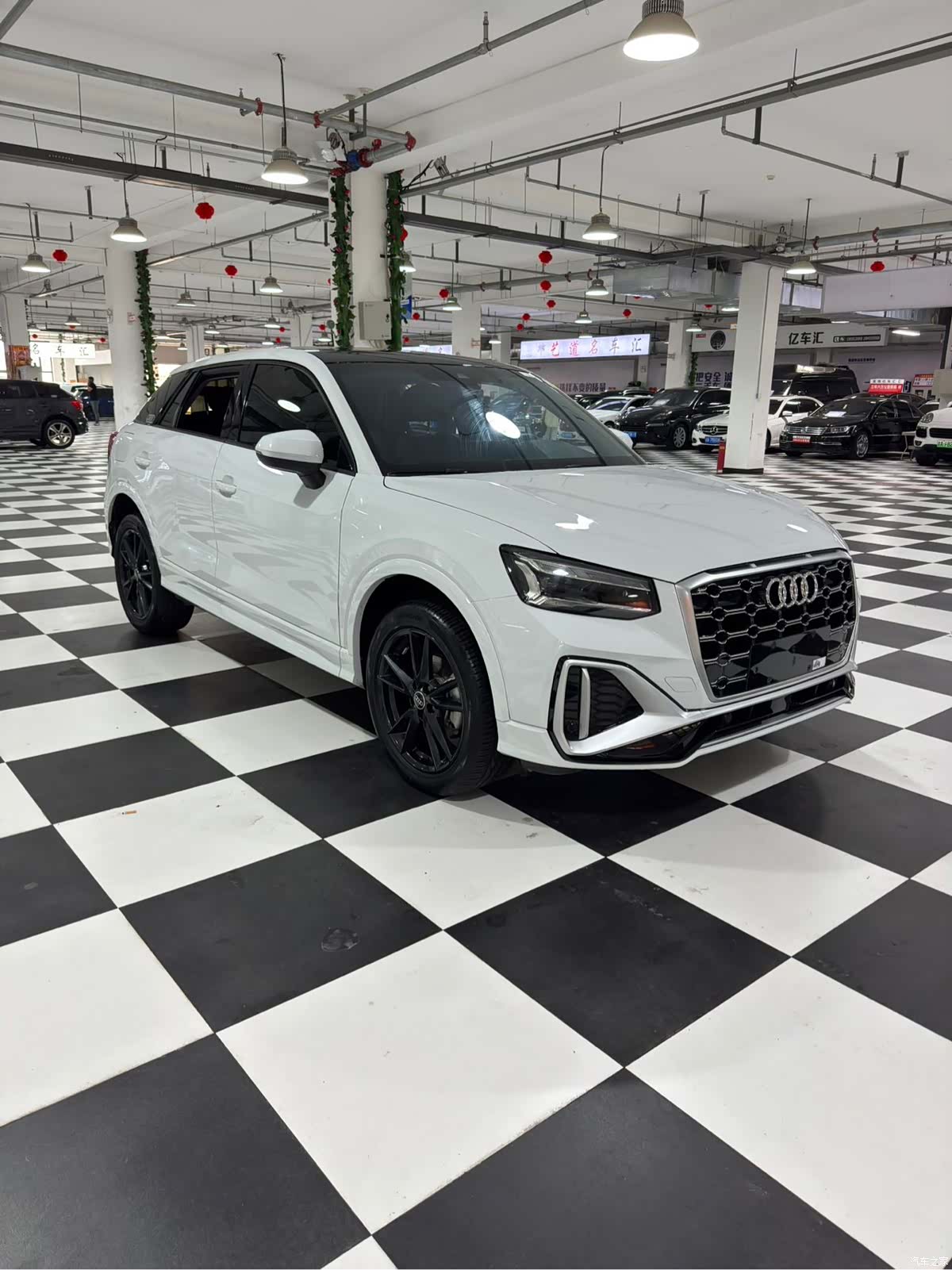 Audi Q2L, 2023 3