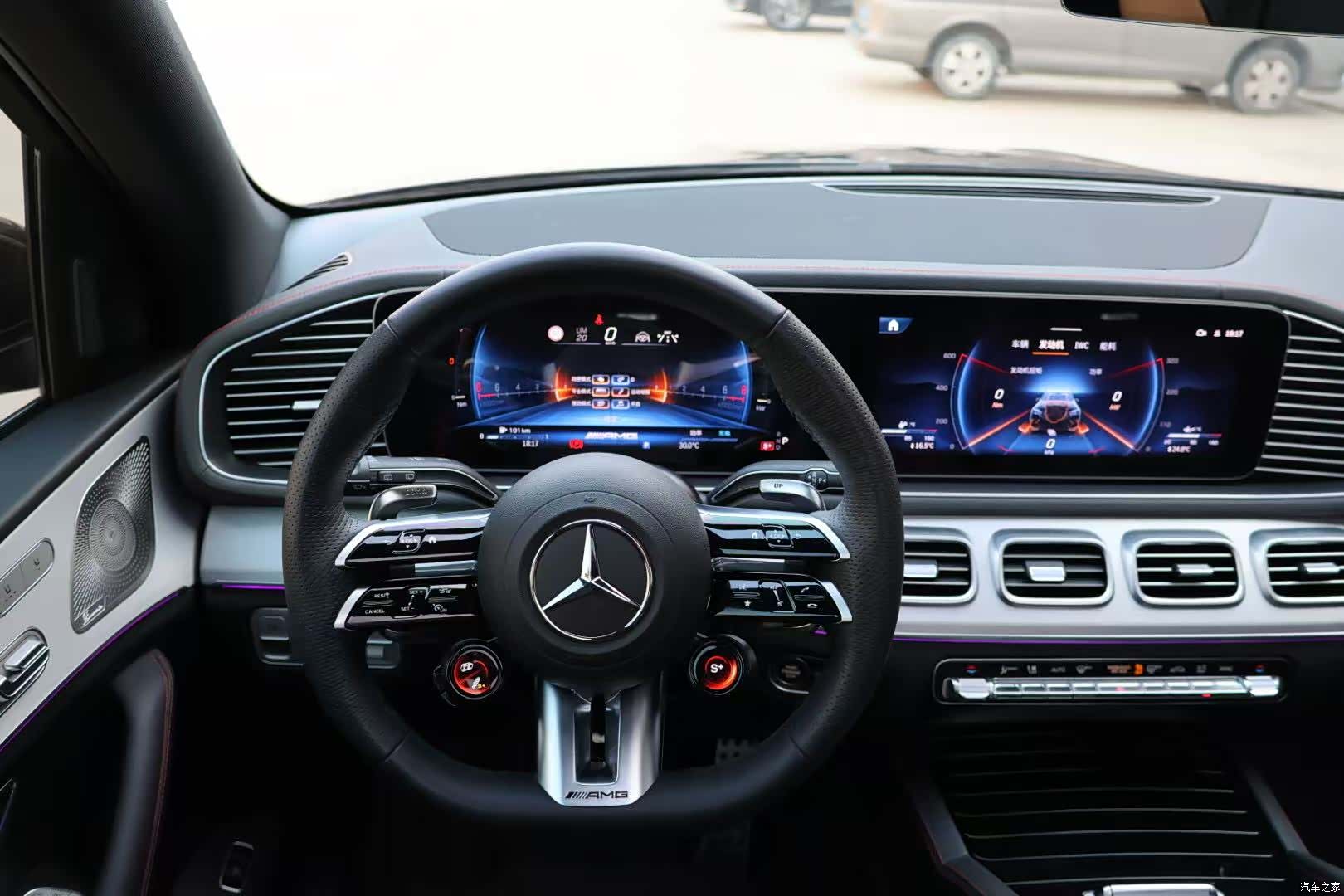 Mercedes-Benz GLE, 2025 12