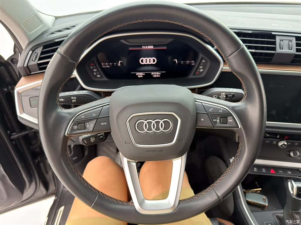 Audi Q3, 2022 11