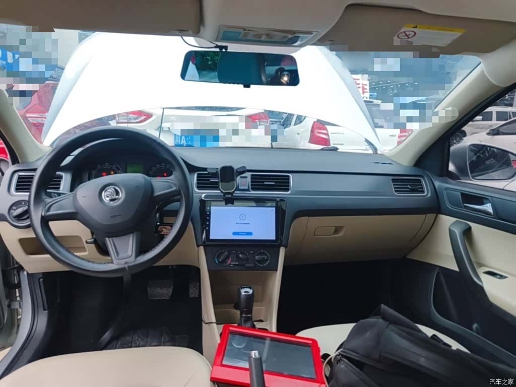 Skoda Rapid, 2017 10