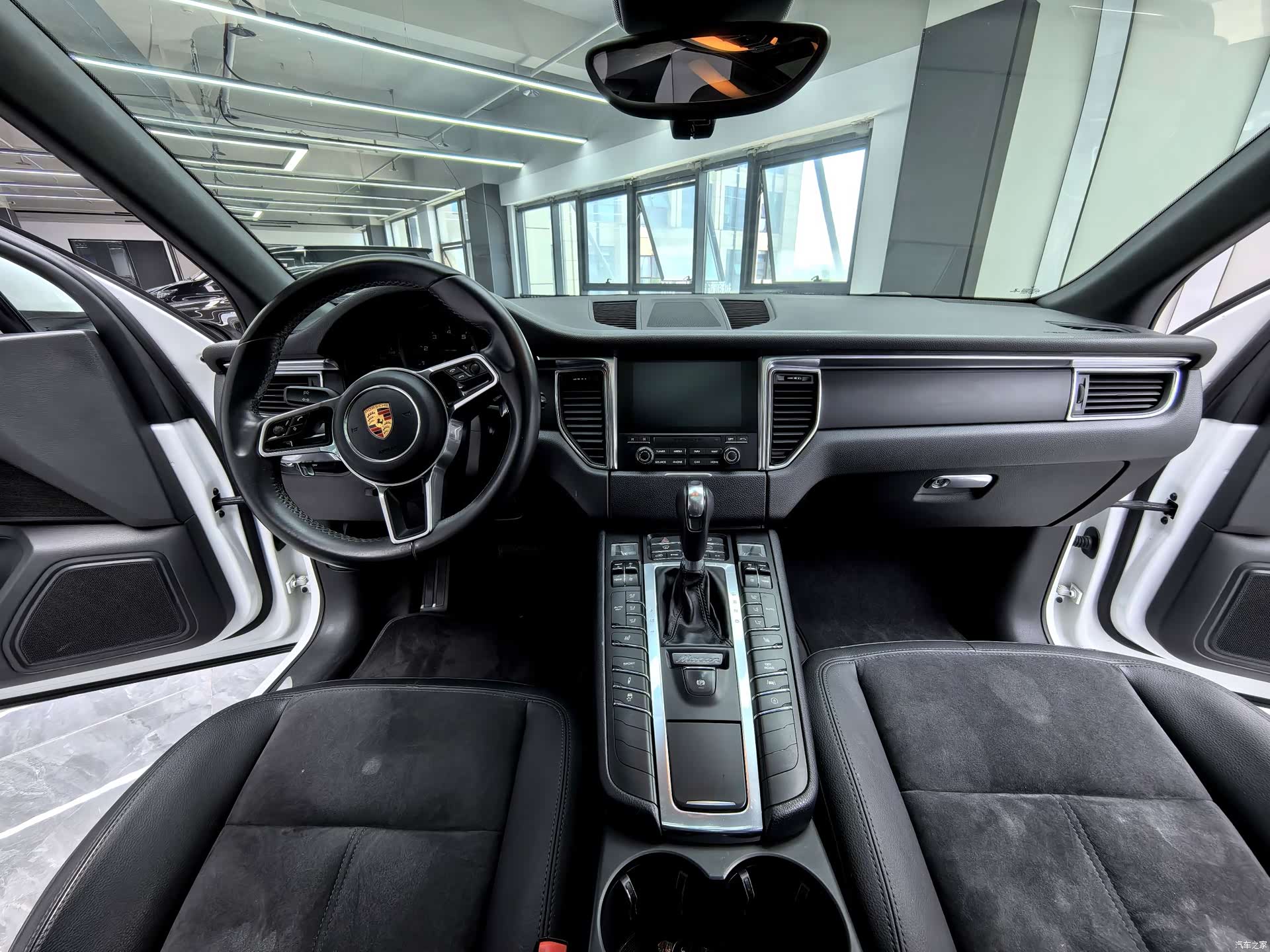 Porsche Macan, 2016 все фото