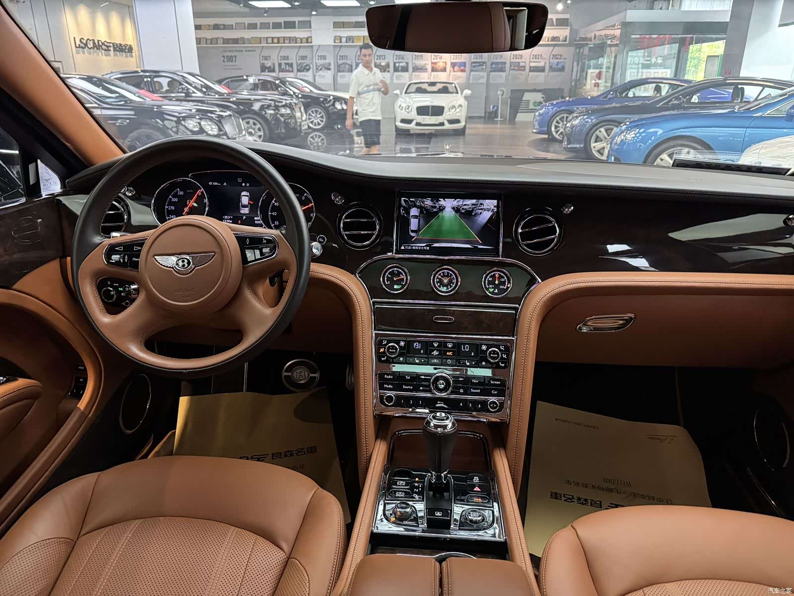 Bentley Mulsanne, 2018 8