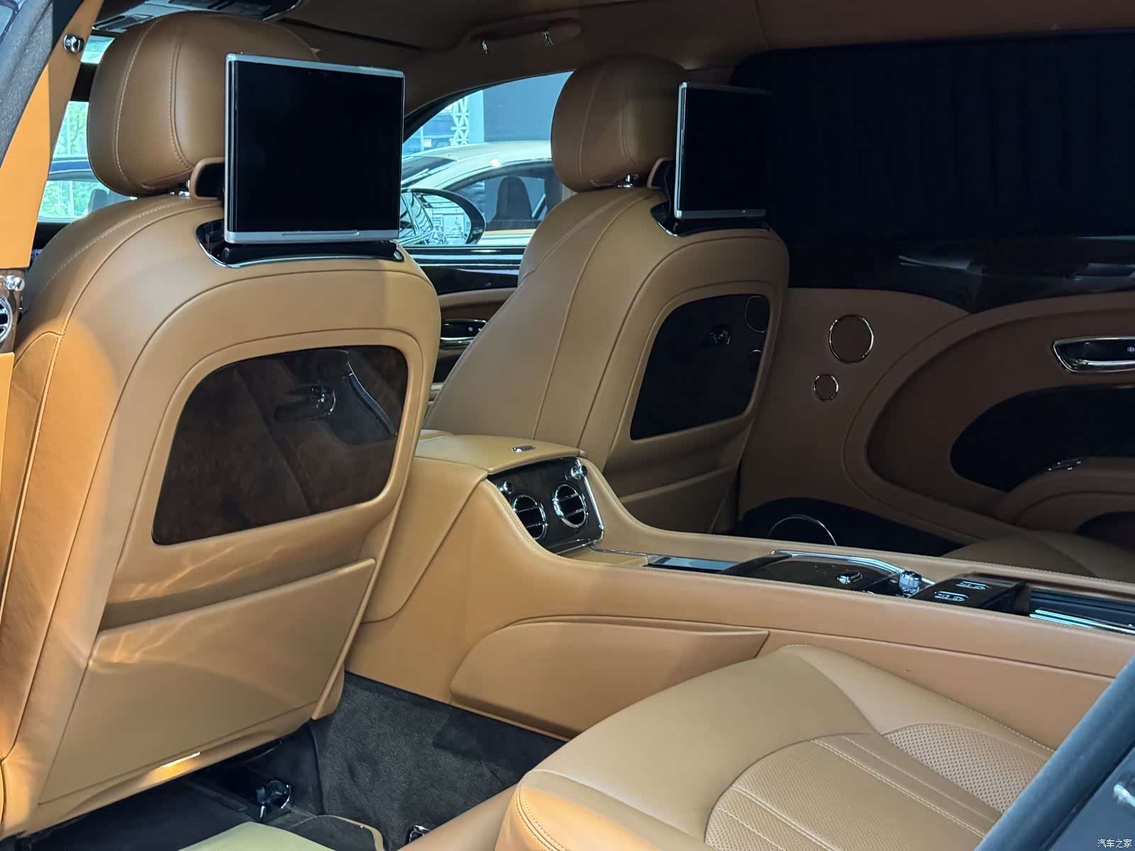 Bentley Mulsanne, 2018 14