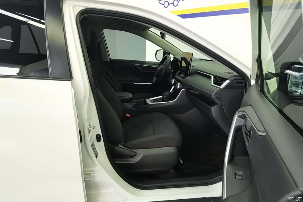 Toyota RAV4, 2020 8