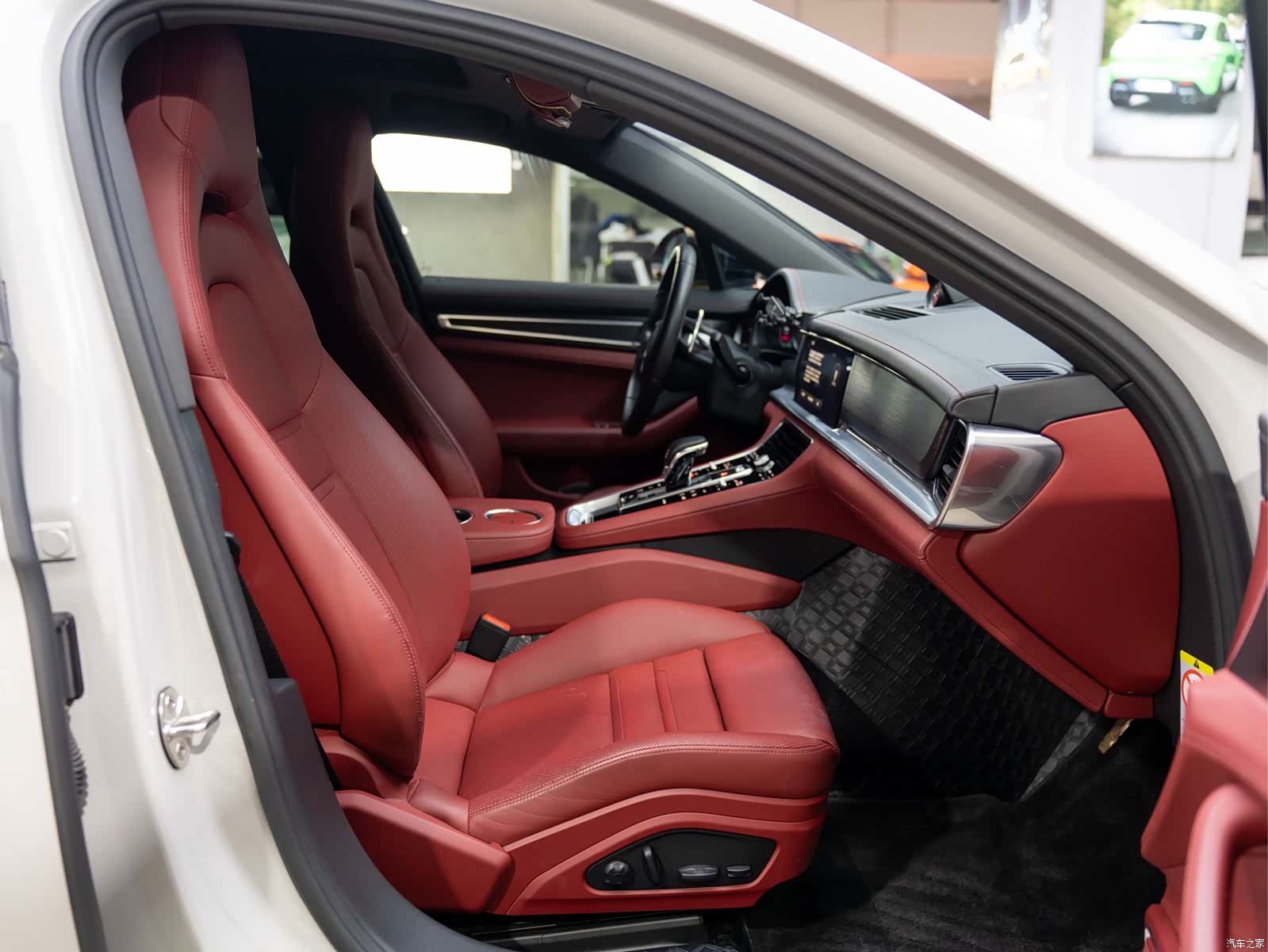 Porsche Panamera, 2023 29