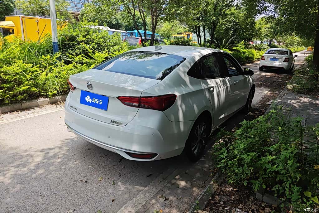 Buick Verano, 2022 3