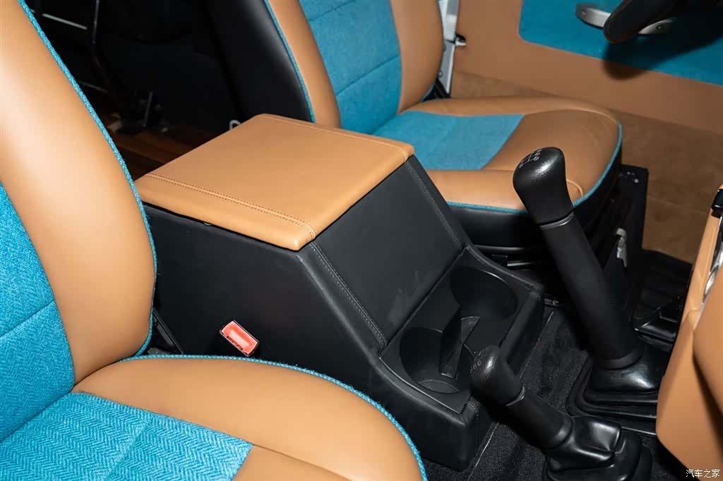 Land Rover Defender, 2010 14