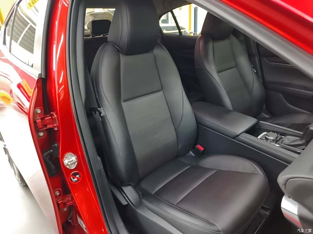 Mazda Mazda3, 2020 25