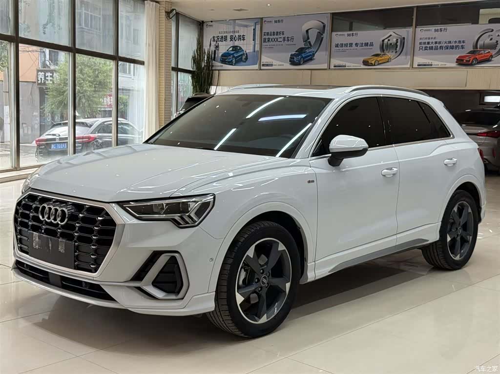 Audi Q3, 2023 1