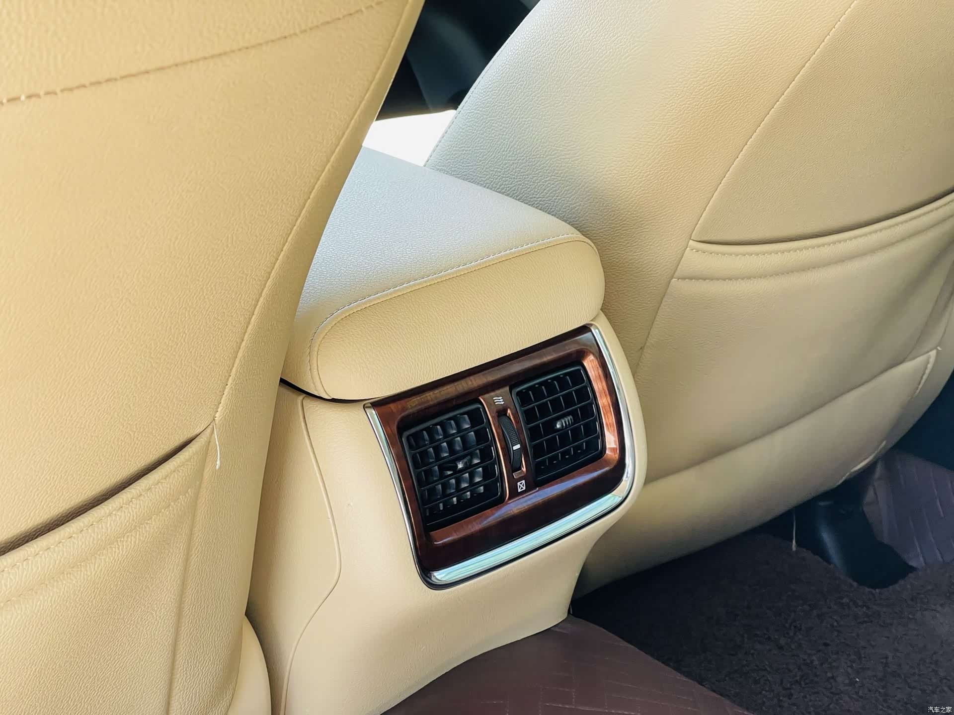 Toyota Crown, 2017 10