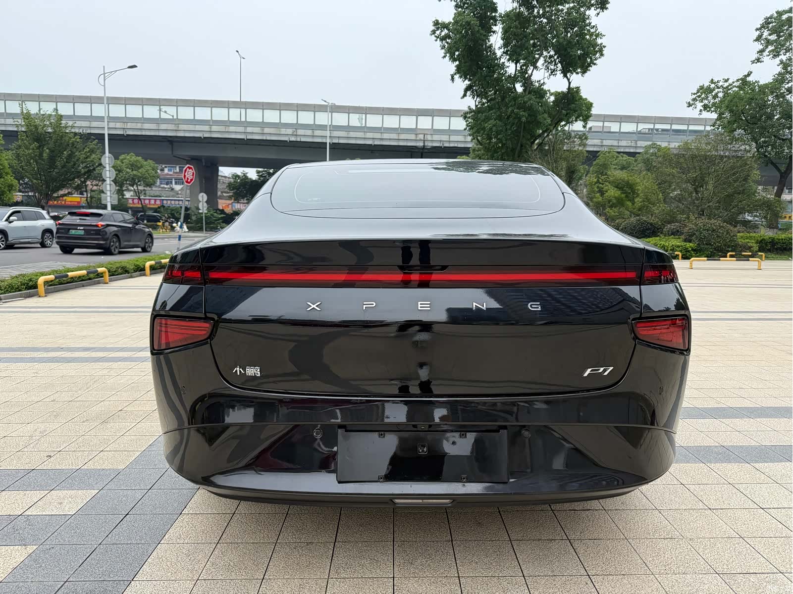 Xpeng P7, 2022 13