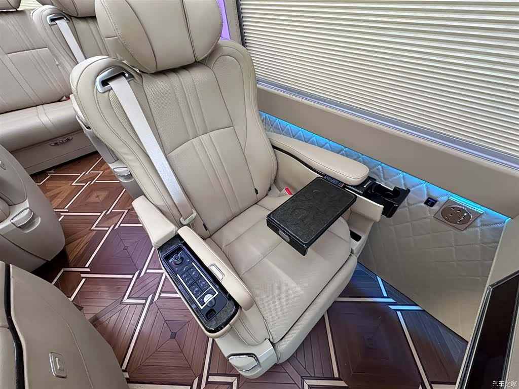 Toyota Coaster, 2025 10