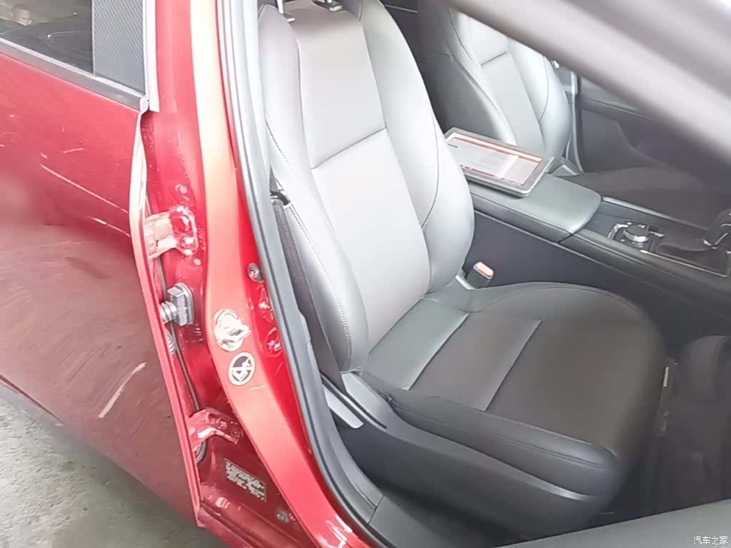 Mazda Mazda3, 2021 25