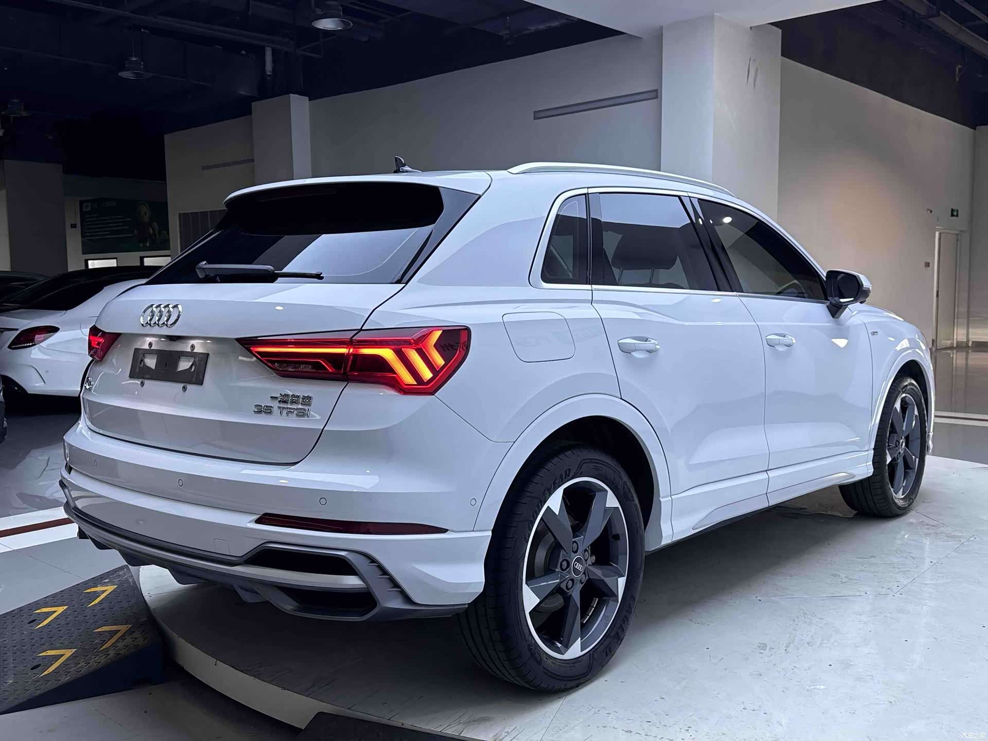 Audi Q3, 2023 6