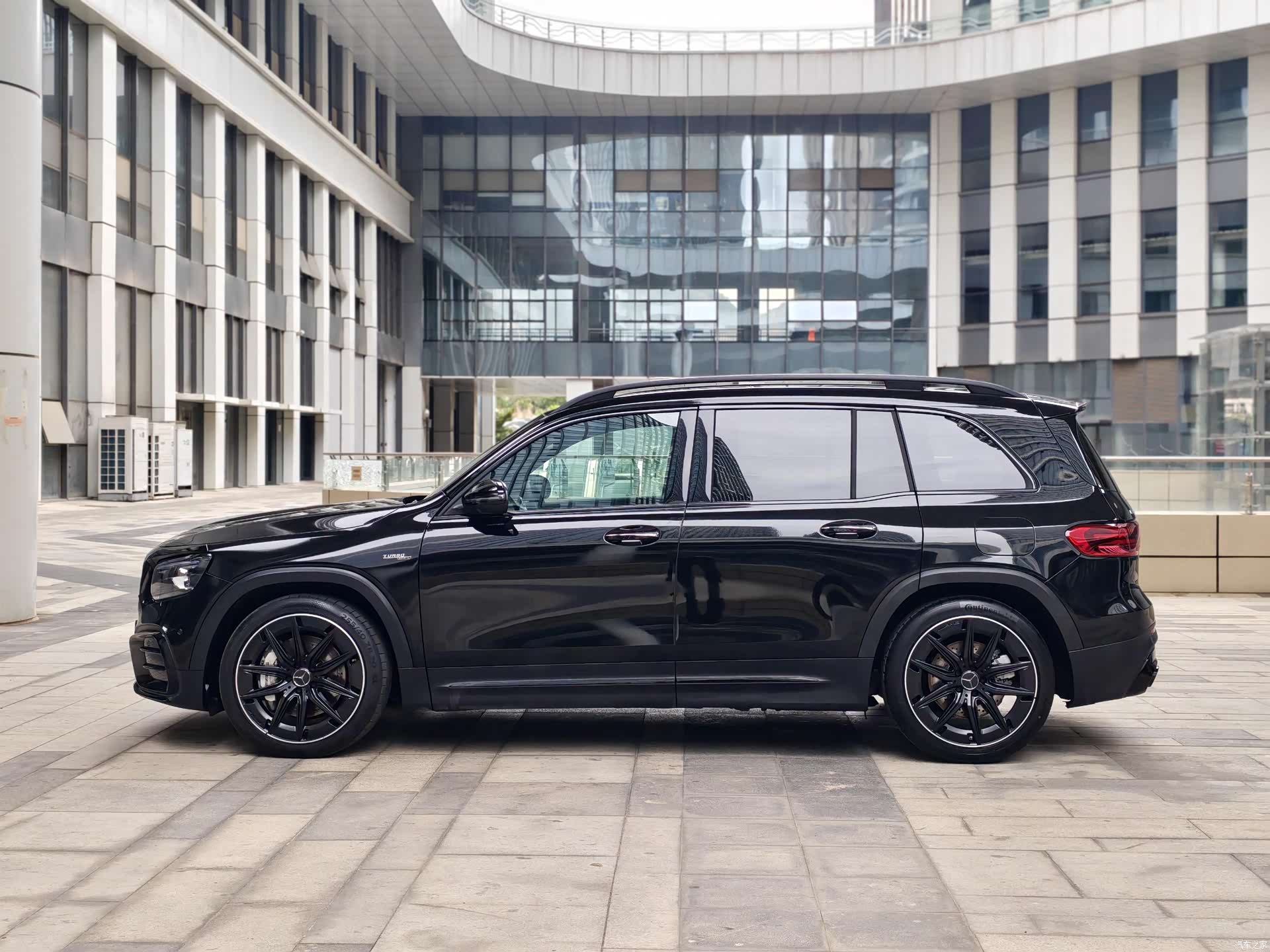 Mercedes-Benz GLB, 2025 31