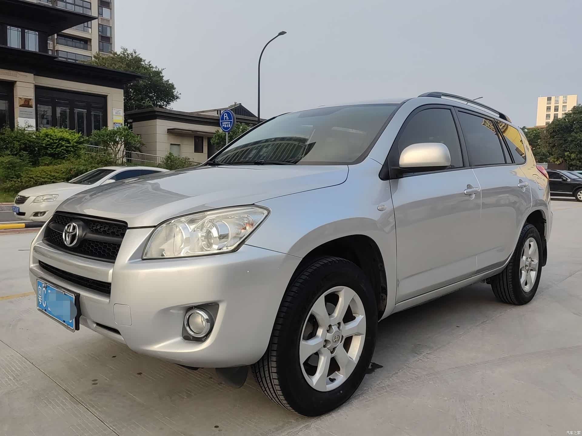 Toyota RAV4, 2012 1