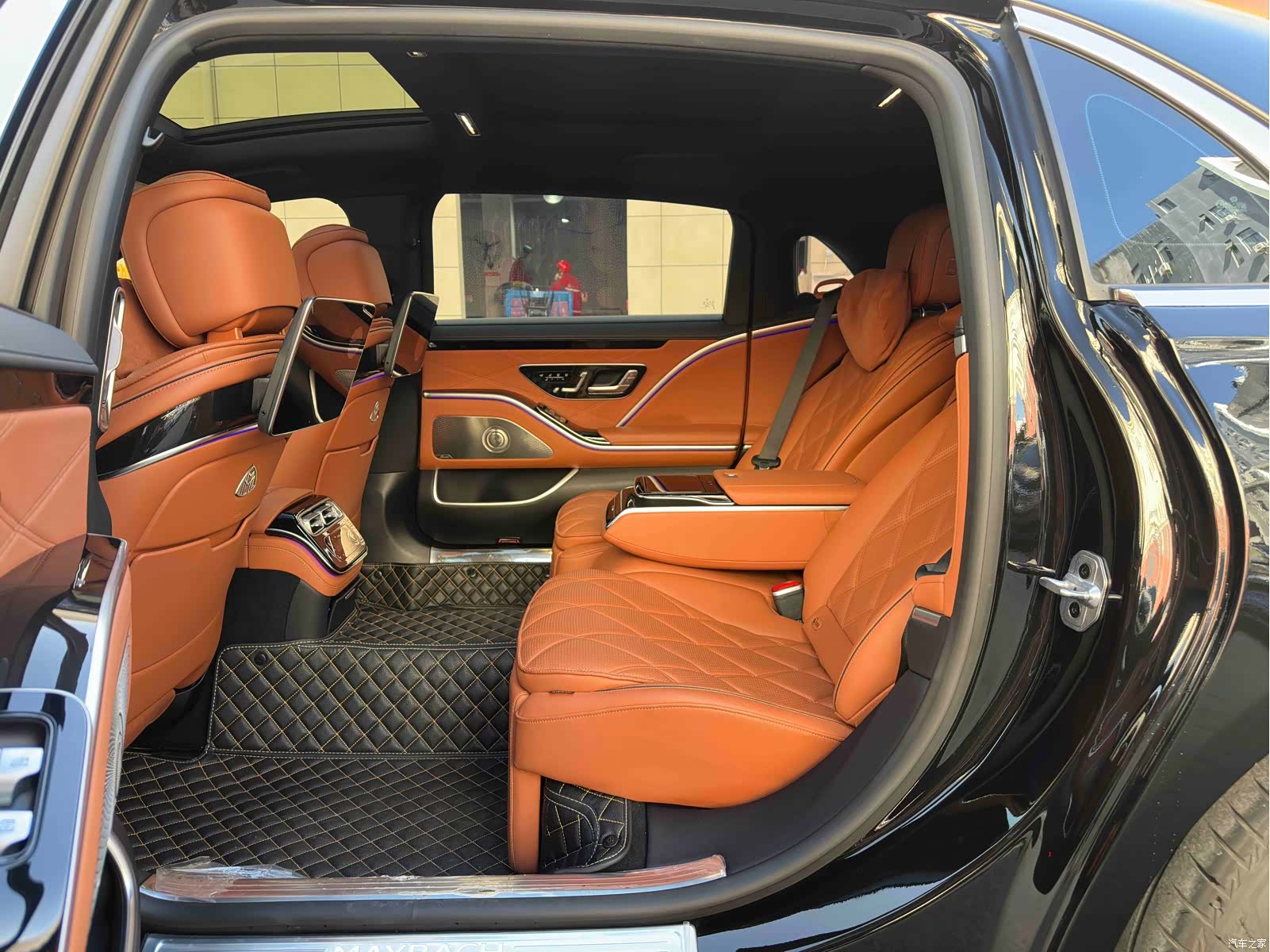 Maybach S-Class, 2023 12