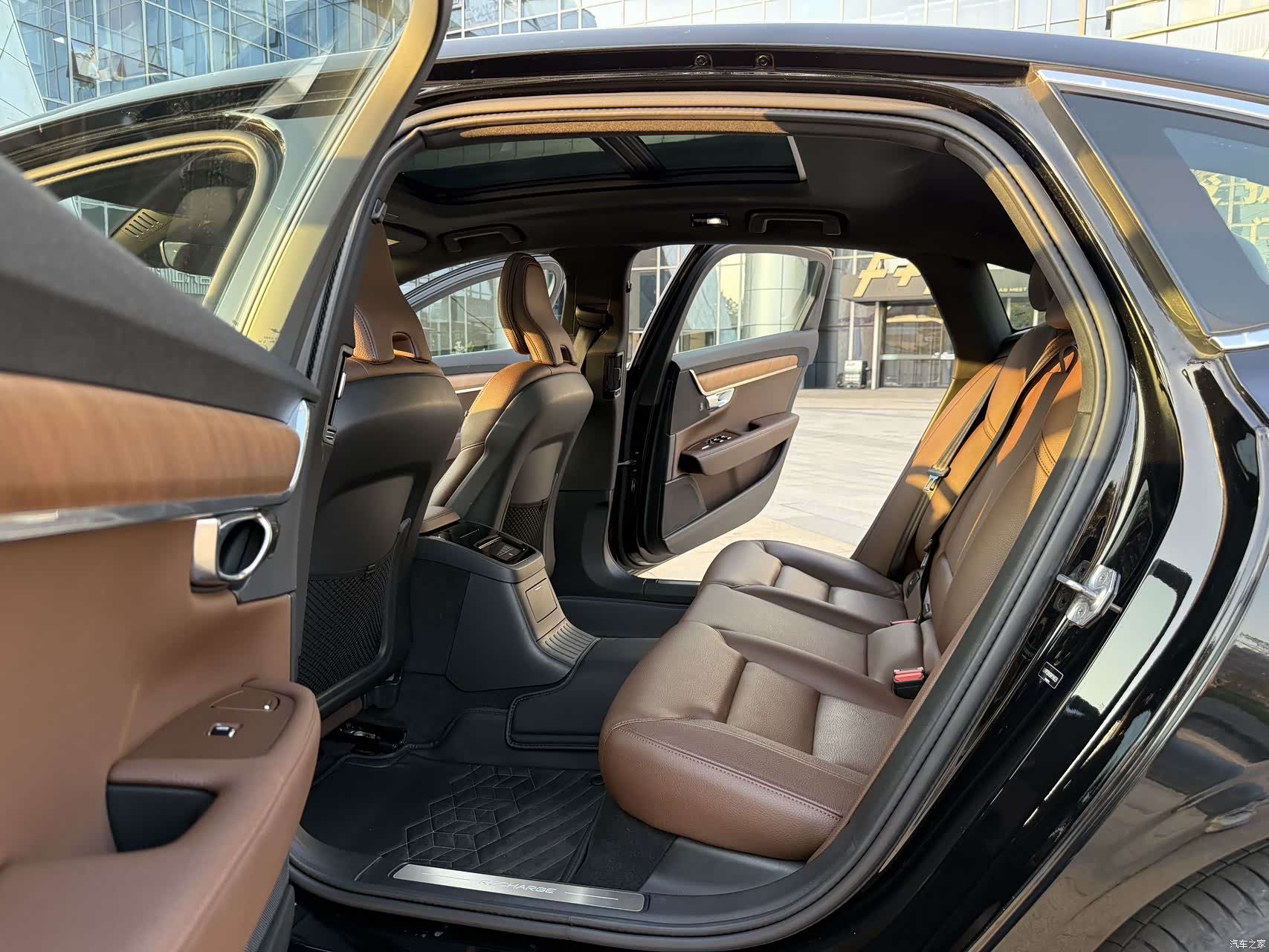 Volvo S90, 2021 все фото