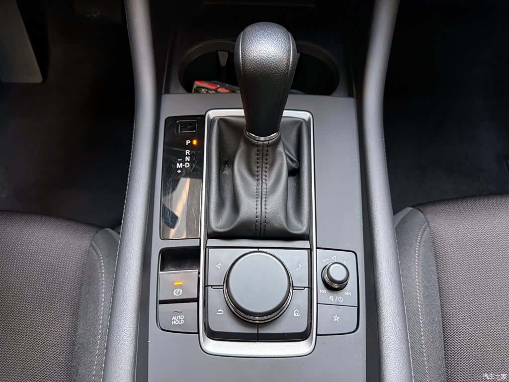 Mazda Mazda3, 2025 15