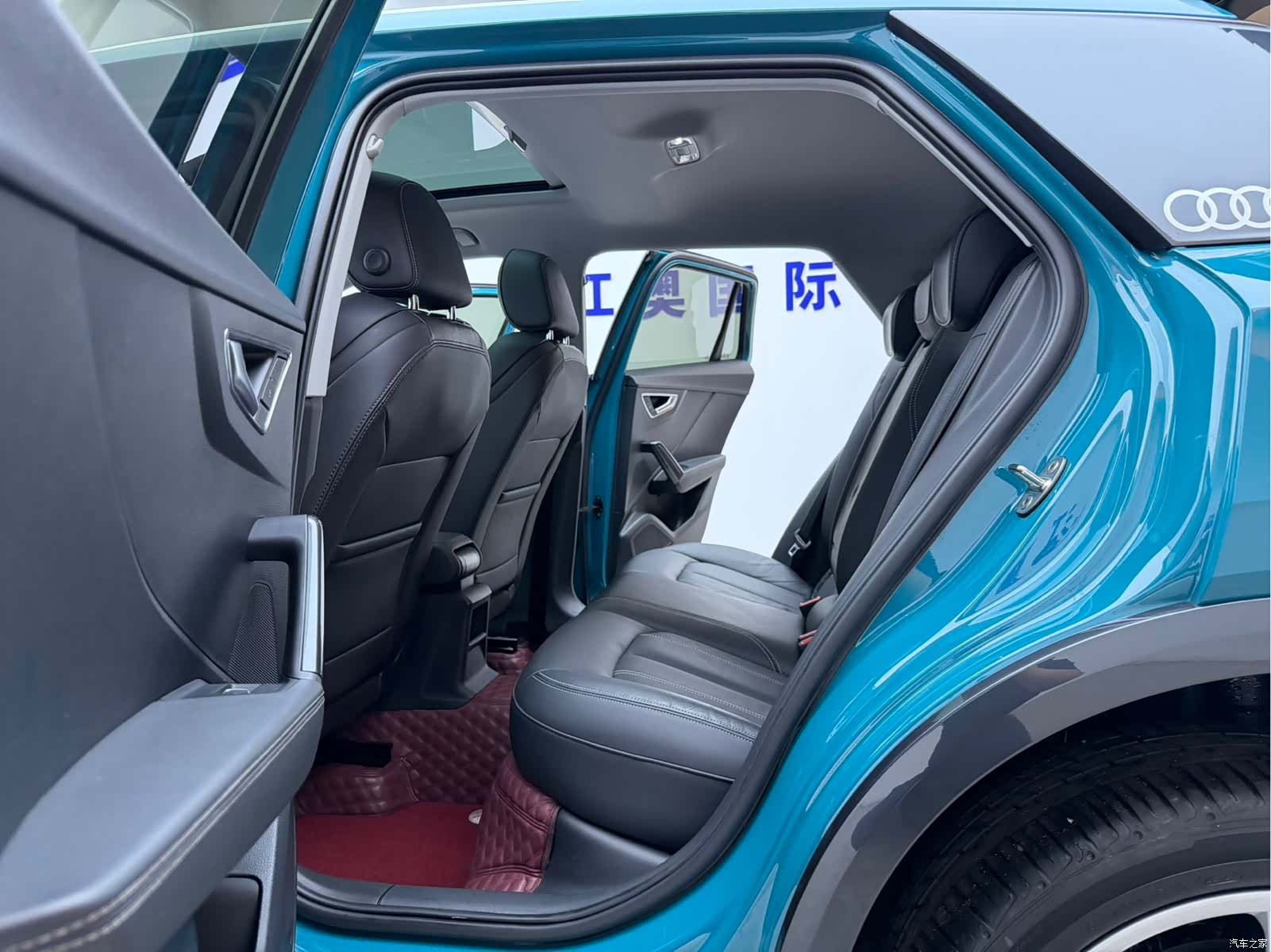 Audi Q2L, 2023 16