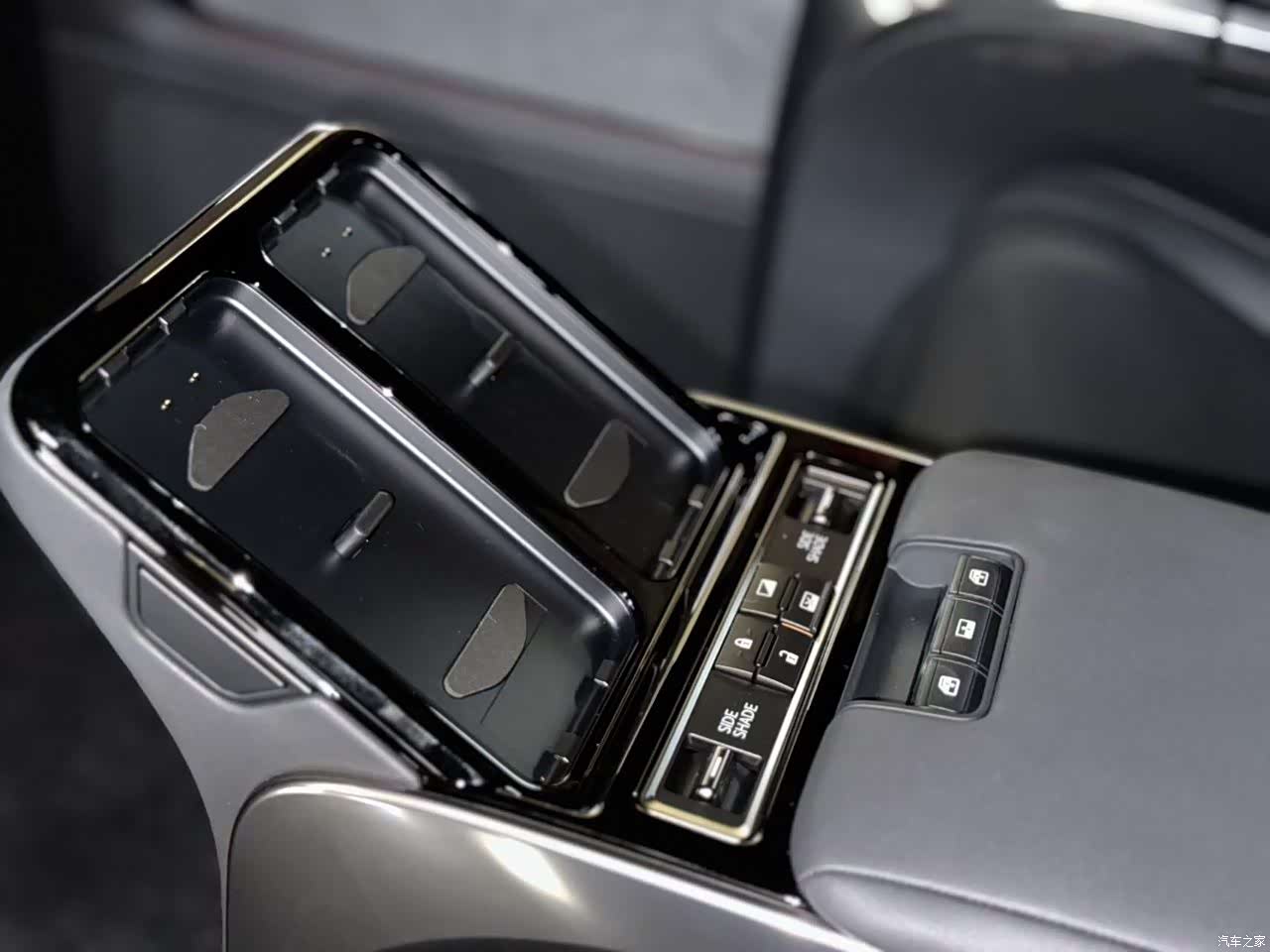 Lexus LM, 2026 13
